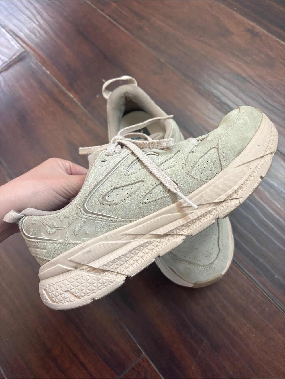 Neutral Hokas women’s size 8.5 one one